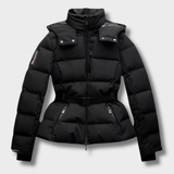 Dina™ – Jachetă Puffer Elegantă cu Curea
