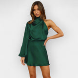 Rochie Satinată cu Design Asimetric
