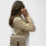 Sacou clasic cu buzunare decorative