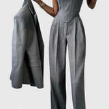 Costumul de pantaloni Evena pentru încredere și eleganță