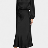 Rochie Maxi Cecila cu Guler Înalt și Detalii Florale